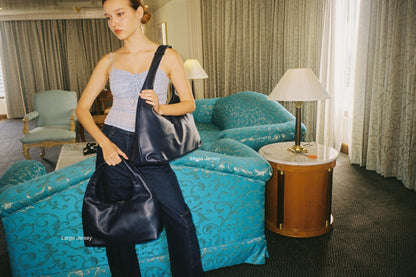 July Mansion - Large Jersey in Navy