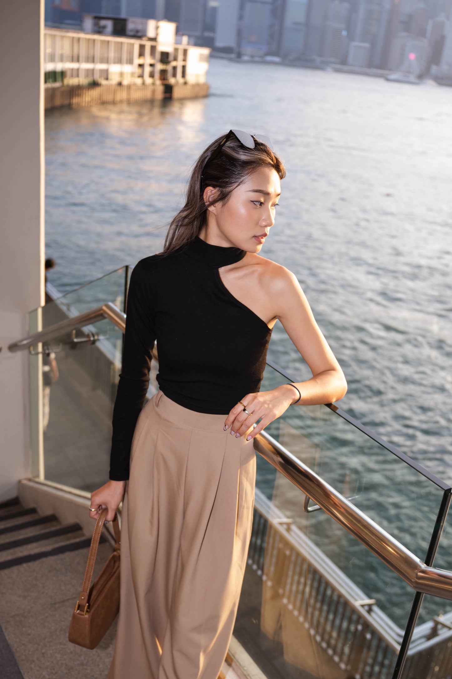 [ 高貴ok! 性感都ok! ] High Collar Single Shoulder Top