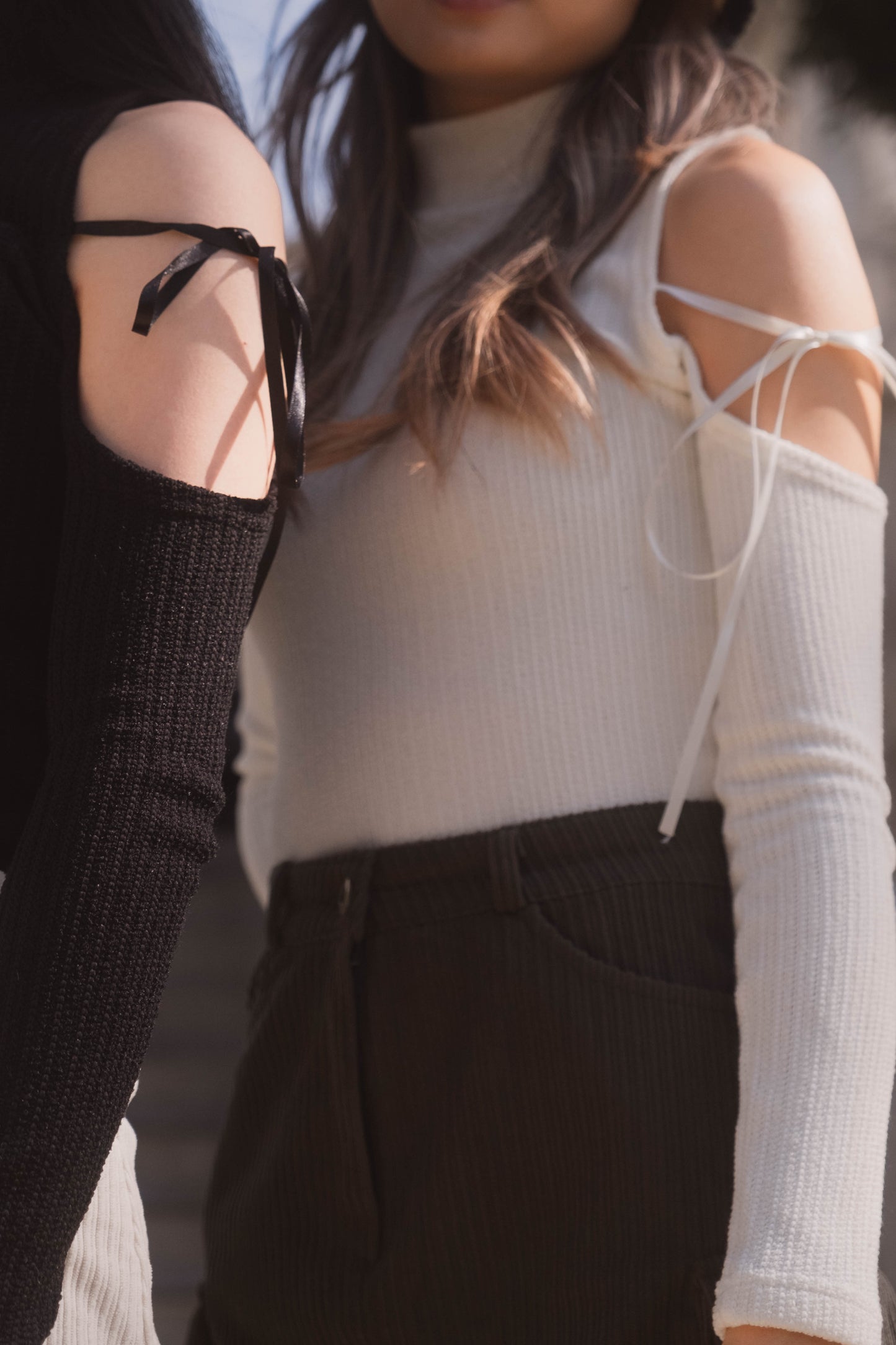 [ 必入手! 綁帶蝴蝶結針織 top ] Bow On Hand Top - Black