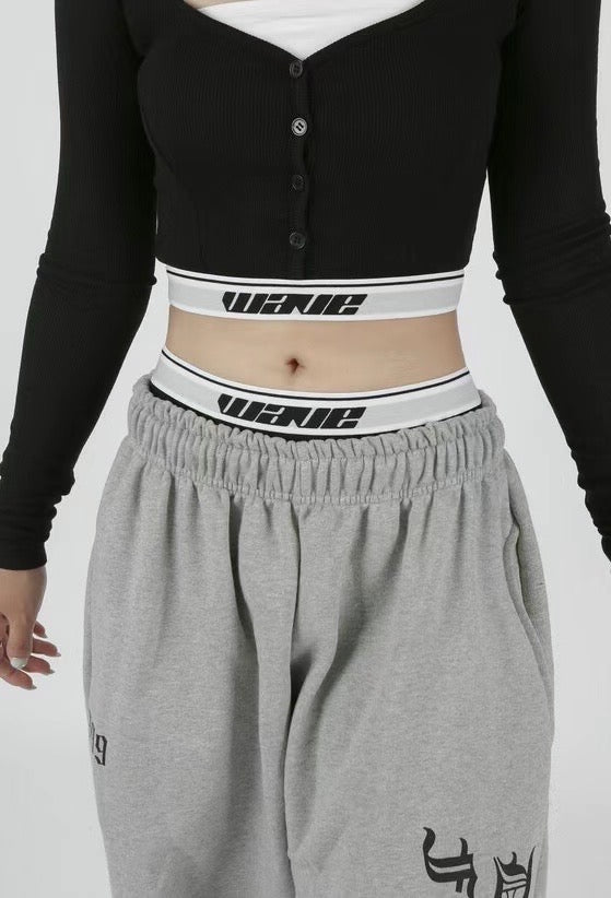 [ 個性不撞款! ] Rubbery Long Sleeve Cropped Top - Black