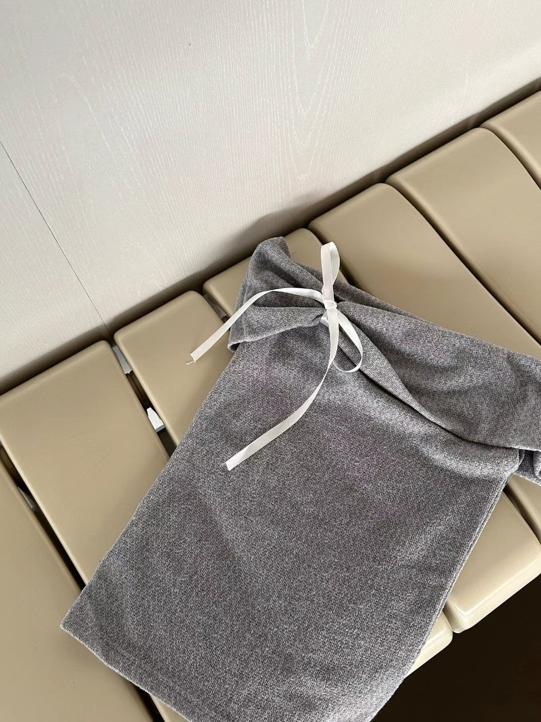 [ 透薄透氣~ 綁帶蝴蝶結 Off Shoulder Top ] Ribbon Bow Sheer Knit Off Shoulder Top - 3 colours