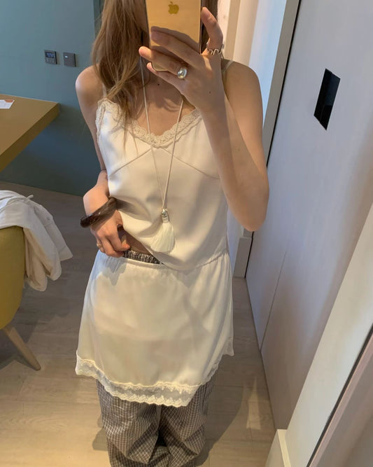 [ 🆕 soft girl era ᪥𓍼᪥𓍼᪥𓍼 質感繡花 lace 背心 ] Embroidered Lace Sheer Cami - 2 colours