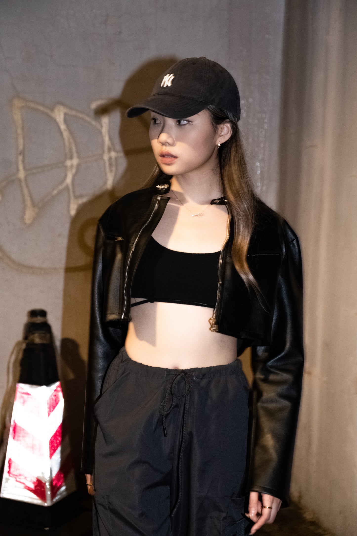 [ 性價比超高！] Doodles Faux Leather Jacket Cropped
