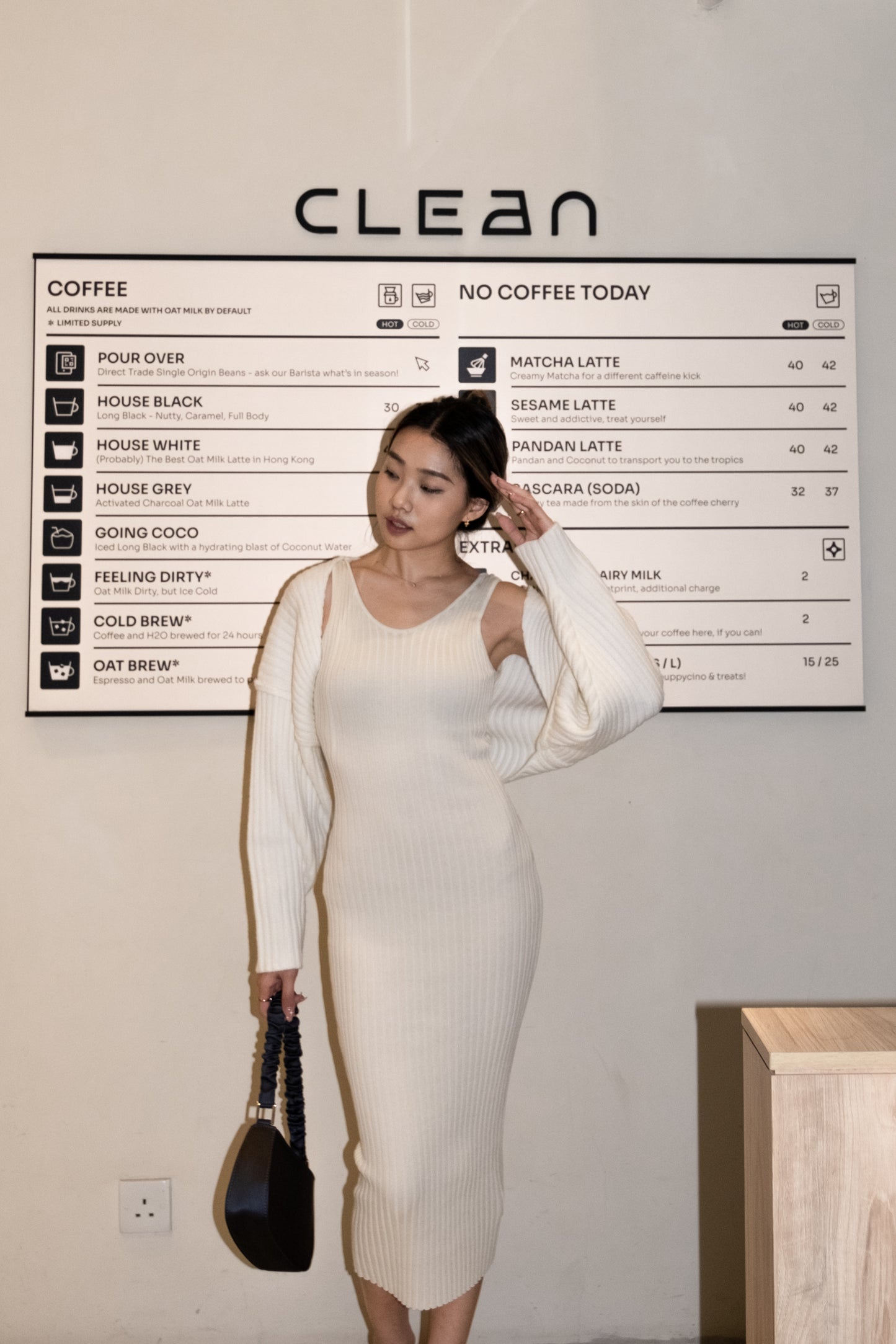[ 轉季恩物~ ] Hugging Bolero Top - Ivory