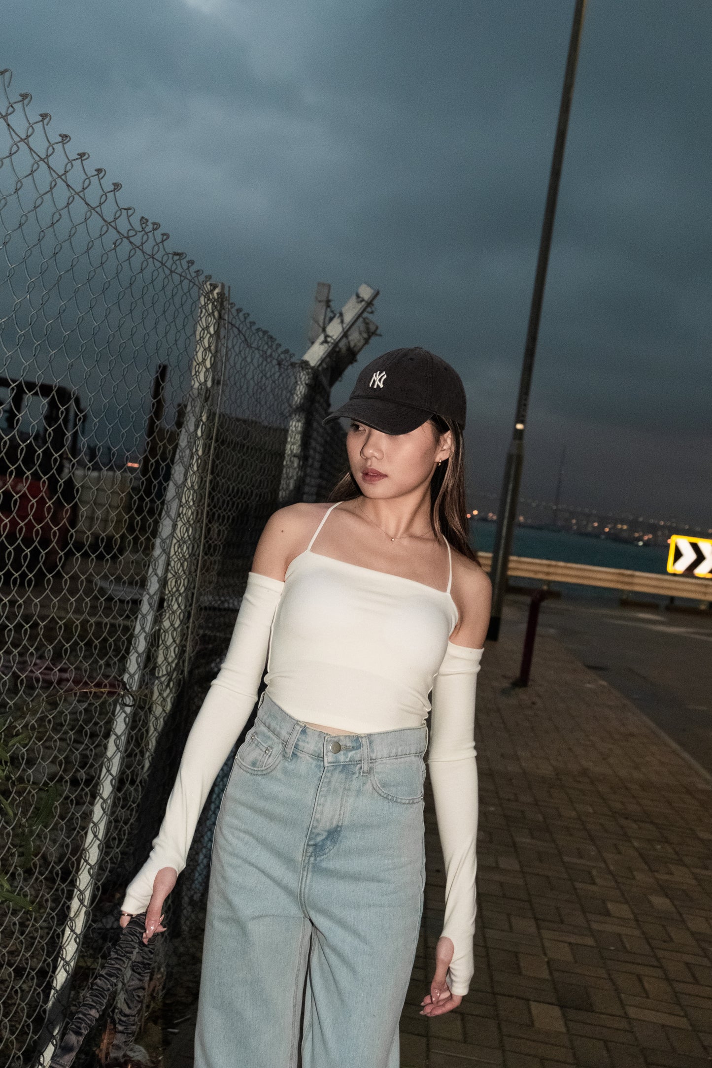 [ 極致小性感 ♥] Lovers Crossed Back Padded Top - White